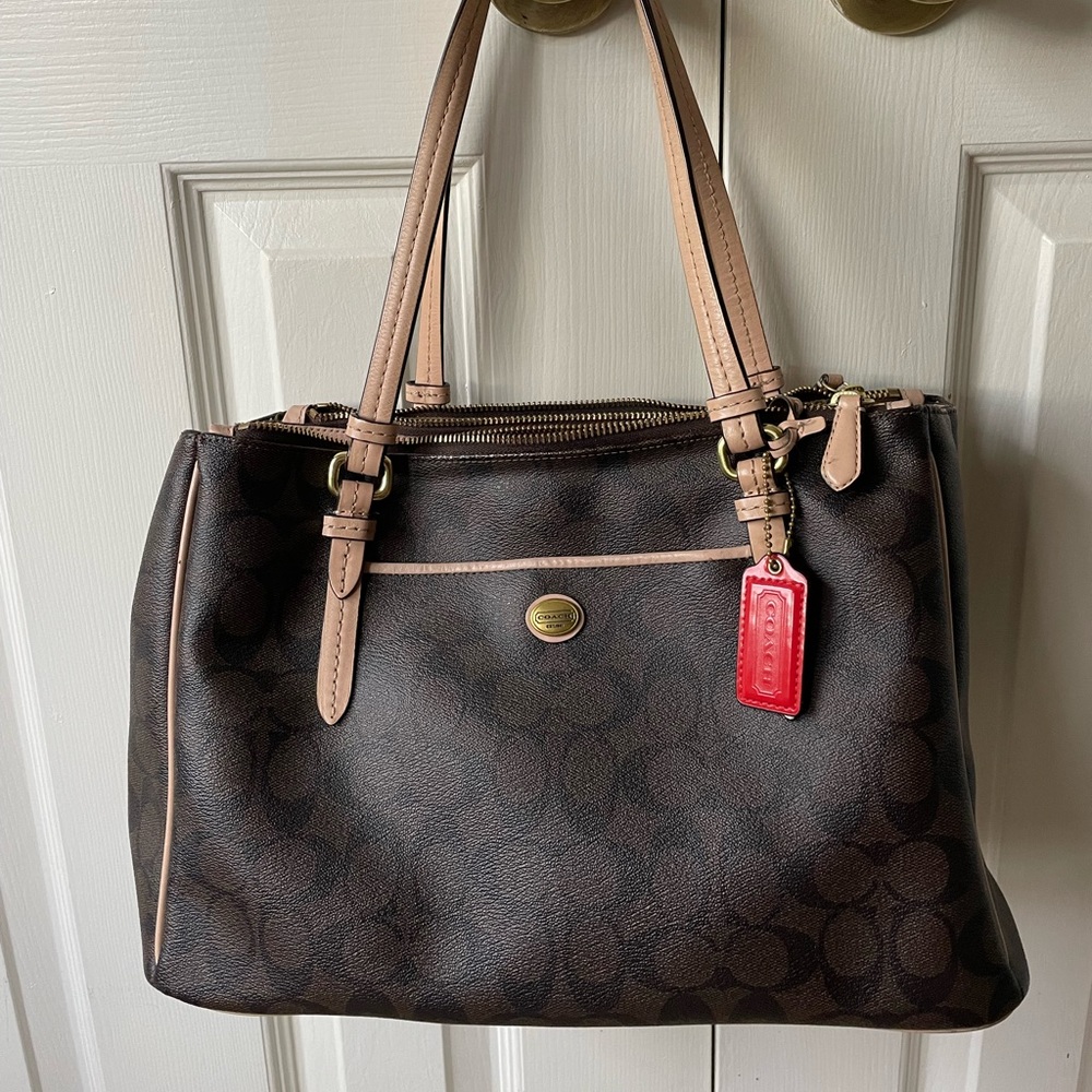 Coach Brown Signature Tote with Tan Handles and Red Tag